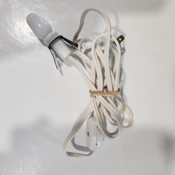 Vintage Rare 80s Department 56 White Horse Bakery Porcelain Lighted Building - Picture 6 of 10